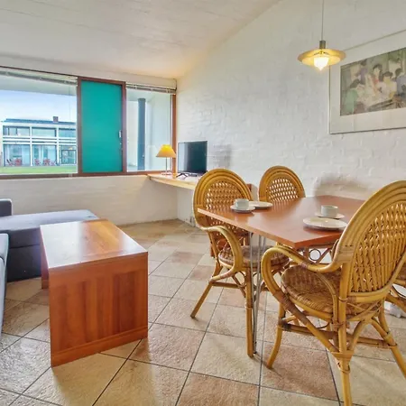 Apartment Apostol - 500m From The Sea By Interhome