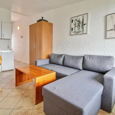 Apartment Apostol - 500m From The Sea By Interhome